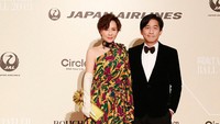 Carina Lau menganggap keponakannya tersebut sudah seperti anaknya sendiri. Keponakannya diketahui seorang arsitek dan berusia 27 tahun. Foto: Tony Leung/ Carina Lau Instagram