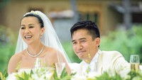 Tony Leung dan Carina Lau menikah pada 21 Juli 2008 di sebuah tempat liburan Uma Paro di Bhutan, dihadiri sekitar 100 tamu. Foto: Tony Leung/ Carina Lau Instagram
