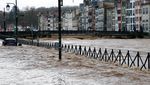 Banjir di Prancis Ini Bikin Mobil-mobil Tak Berkutik
