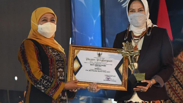 Gubernur Khofifah
