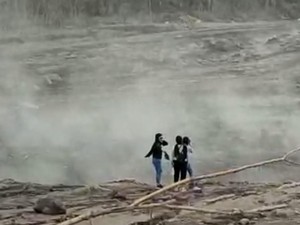 Tunjukkan Empatimu, Jangan Selfie di Area Terdampak Erupsi Semeru
