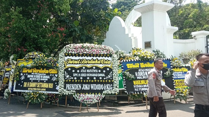 Karangan bunga duka cita penuhi Pendopo Kota Bandung