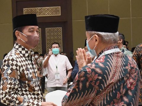 Momen Presiden Jokowi dalam acara pembukaan Kongres Ekonomi Umat Islam II MUI yang turut dihadiri Waketum MUI Anwar Abbas (Rusman - Biropers Setpres)