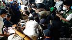 Isak Tangis Iringi Pemakaman Wali Kota Bandung Oded di Tasikmalaya