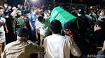 Isak Tangis Iringi Pemakaman Wali Kota Bandung Oded di Tasikmalaya