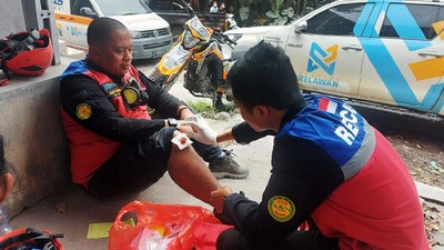 Potret Suka Duka Relawan Erupsi Semeru