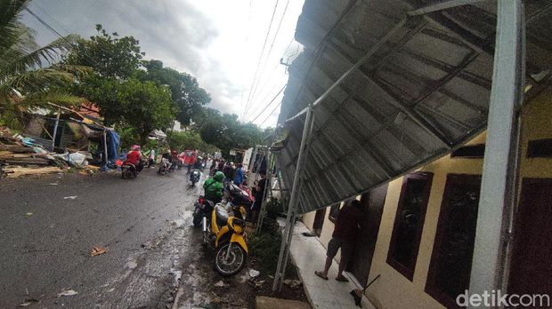 Puting beliung landa cianjur