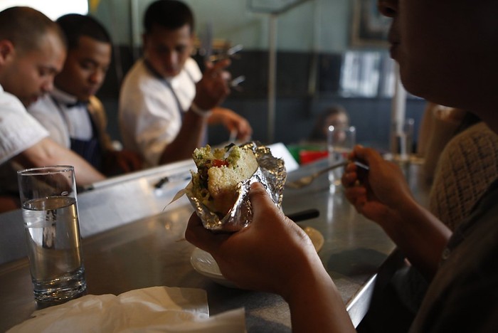Restoran Terkecil dan Terbaik di Dunia Ini Punya Desain yang Menarik