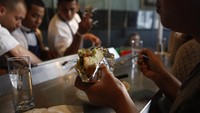 Terakhir di San Francisco, ada Mr. Pollo. Restoran yang hanya mampu menampung 12 tamu dalam waktu yang bersamaan. Mengusung konsep four-course-tasting yang memanjakan para tamu.  Foto: Site News