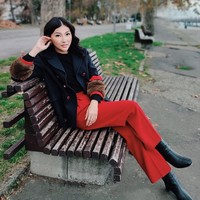 Sarwendah sendiri merupakan salah satu artis tanah air yang terkenal cukup senang menggunakan daster. Kalau yang satu inii penampilannya saat tidak mengenakan daster. Kamu lebih suka yang mana nih? Foto: Instagram/@sarwendah29