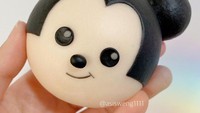 Mickey Mouse yang lucu ini dijamin bikin siapapun sayang melahapnya. Baby Mickey Mouse makin menggemaskan karena bentuknya gemuk. Foto: Instagram @asisweng11111