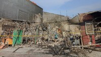 Foto: Sebanyak 9 unit mobil kebakaran dikerahkan ke lokasi untuk memadamkan api. Saat ini, api sudah padam. (Wildan Noviansyah/detikcom)