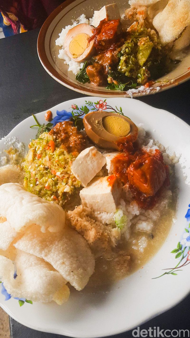 Sego Cawuk Bu Sri, Sarapan Sego Cawuk Enak yang Sudah Eksis Selama 30 Tahun