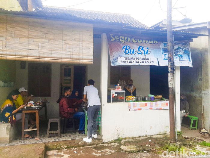Sego Cawuk Bu Sri Sego Cawuk Bu Sri, Sarapan Sego Cawuk Enak yang Sudah Eksis Selama 30 Tahun