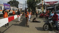 PT KAI Daop 1 Jakarta mencatat, sejak bulan Januari hingga November 2021 telah terjadi 53 kejadian KA tertemper kendaraan di pelintasan sebidang kereta api baik di pelintasan liar maupun dijaga.