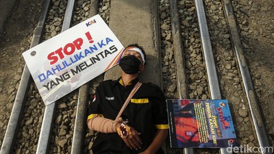 KAI Ajak Pengendara Tertib Berlalu Lintas di Perlintasan KA