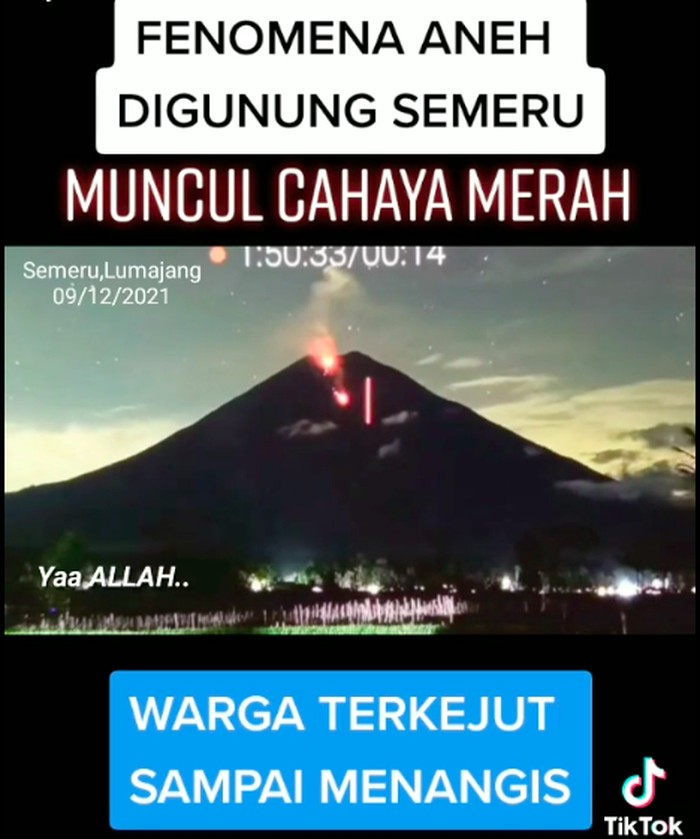 Video cahaya merah beterbangan di Gunung Semeru viral di medsos. Berikut penjelasan PVMBG terkait kemunculan cahaya merah tersebut. (Screenshot video viral)