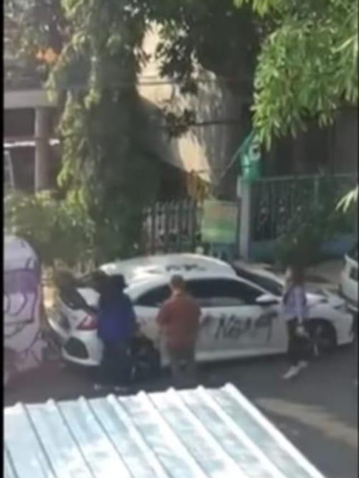 video viral mobil dicorat-coret di lamongan