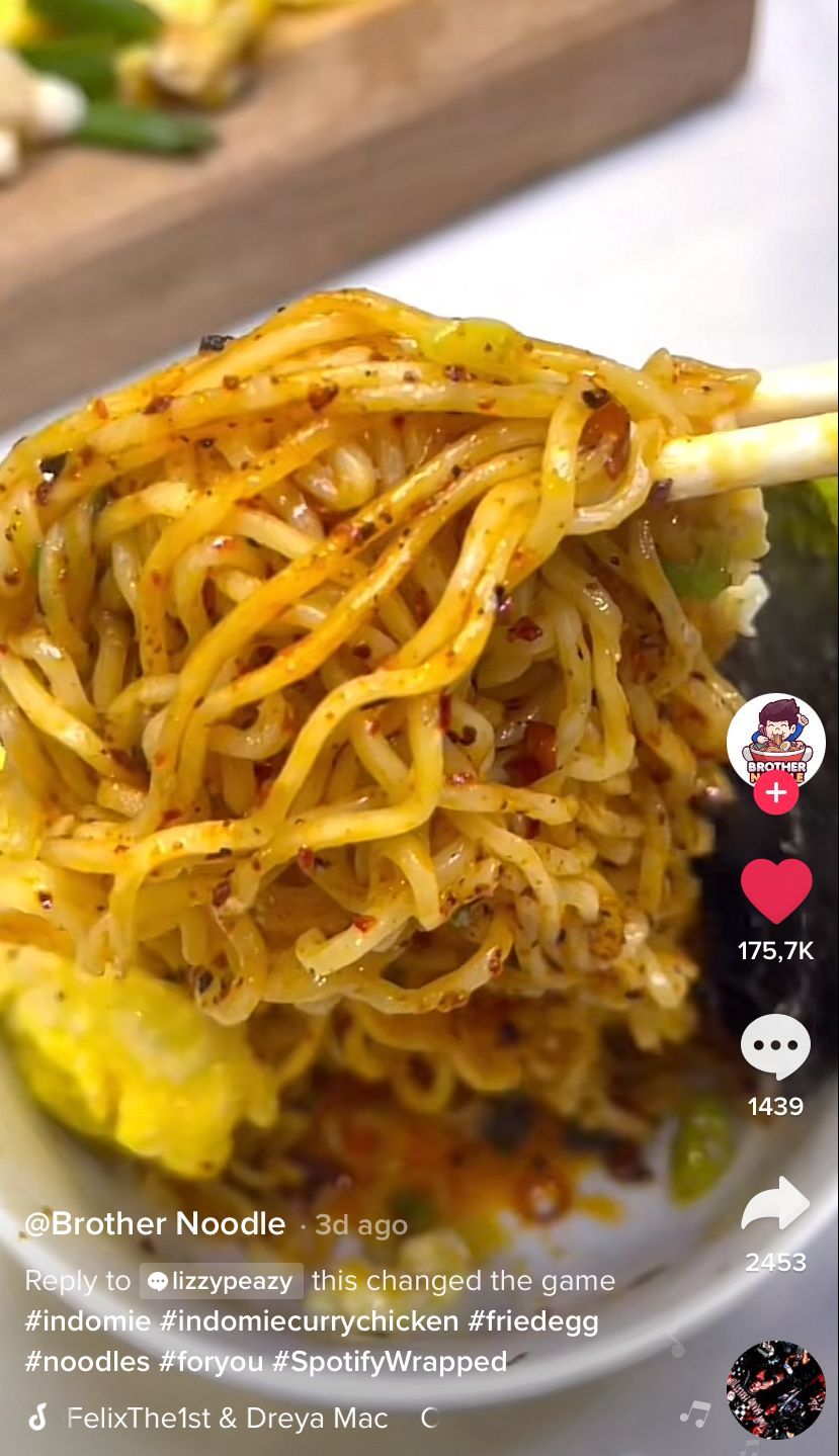 Viral Resep Indomie Kari Ayam Digoreng dengan Daun Bawang, Rasanya Nikmat!