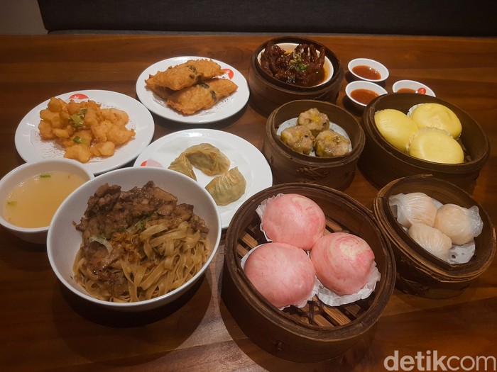 Wing Lok Dimsum Wing Lok Dimsum, Resto Dimsum Halal Buka 24 Jam di Jalan Pangeran Antasari, Jakarta Selatan.
