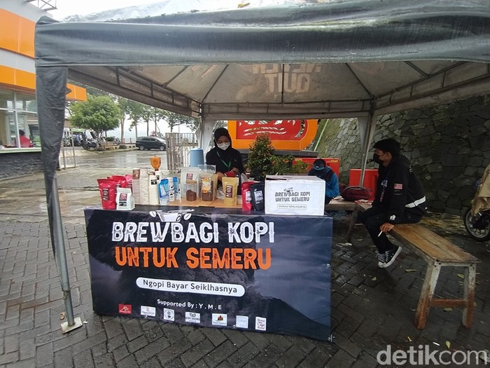 ‘BrewBagi Kopi’ di Ketep Pass Magelang untuk Donasi Korban Semeru ‘BrewBagi Kopi’ di Ketep Pass Magelang untuk Donasi Korban Semeru