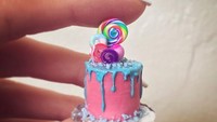 Bukan hanya tampilannya yang cantik, kue-kue ini juga punya ukuran sangat kecil. Begitu sabar, kue-kue ini didesain dengan teliti. Imut banget dan bikin gemes. Foto: Istimewa