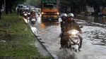 Hindari Rute Gedebage! Ada Genangan, Lalu Lintas Tersendat