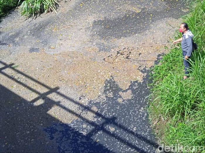 Kali Gandul Boyolali bau busuk, Minggu (12/12/2021).