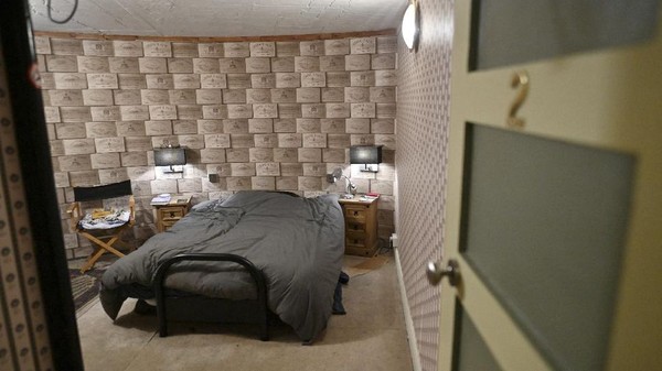 Begini penampakan kamar pangeran, minimalis dan terlihat cantik. (BEN STANSALL/AFP)