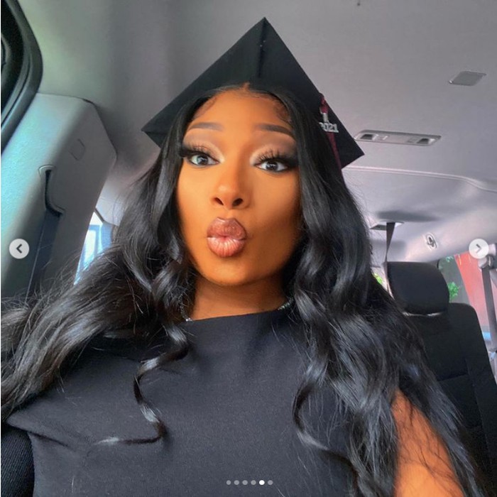 Megan Thee Stallion Buktikan Mampu Lulus Kuliah Megan Thee Stallion Buktikan Mampu Lulus Kuliah