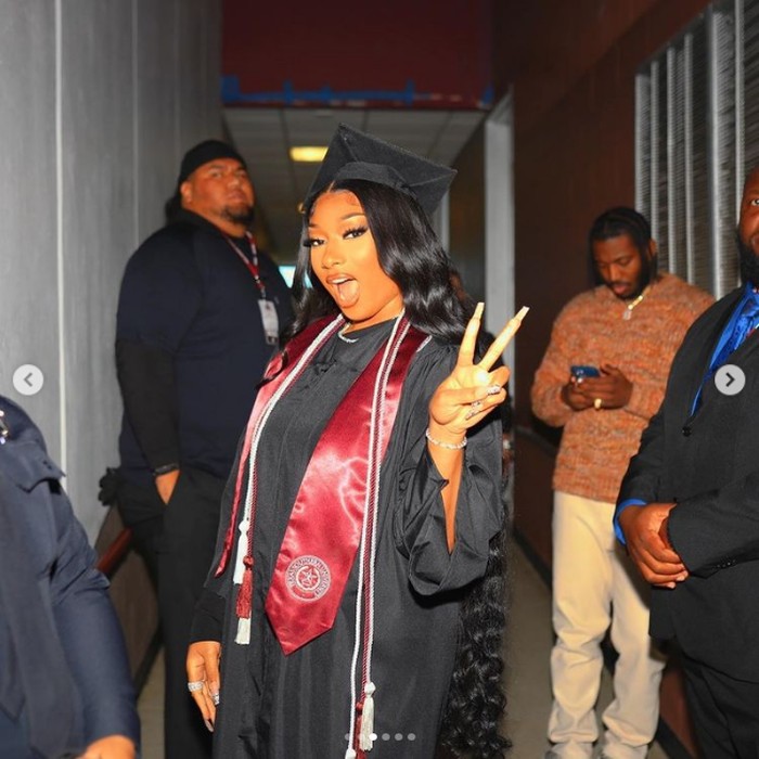 Megan Thee Stallion Buktikan Mampu Lulus Kuliah Megan Thee Stallion Buktikan Mampu Lulus Kuliah