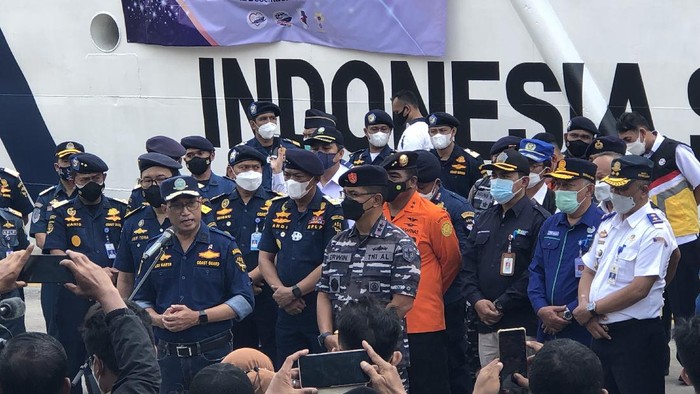 Menhub Budi Karya Sumadi memimpin apel kesiapan angkutan laut jelang Nataru 2022.
