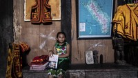 Dahulu, pada saat masa peperangan antar suku, bagi prajurit yang ikut berperang diharuskan mampu melompati tumpukan batu untuk masuk ke dalam benteng musuh yang tinggi. 
