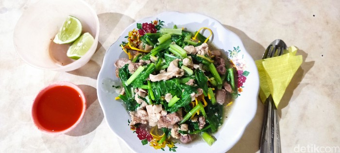 Mie Hengky, Mie Kering Kuah Kental Legendaris di Makassar