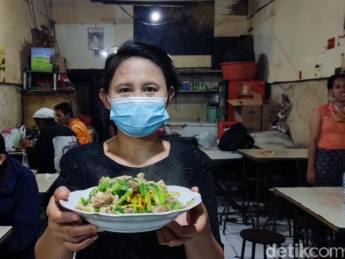 Mie Hengky, Mie Kering Kuah Kental Legendaris di Makassar Mie Hengky, Mie Kering Kuah Kental Legendaris di Makassar