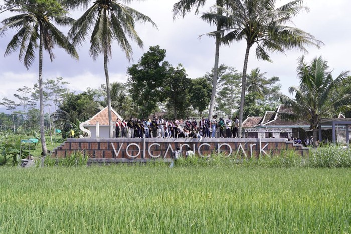 Museum Terbuka Bakalan yang berlokasi di Argomulyo, Cangkringan, Sleman