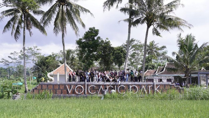 Museum Terbuka Bakalan yang berlokasi di Argomulyo, Cangkringan, Sleman
