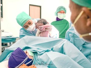 Kebahagiaan Sule dan Nathalie Holscher Dikaruniai Anak