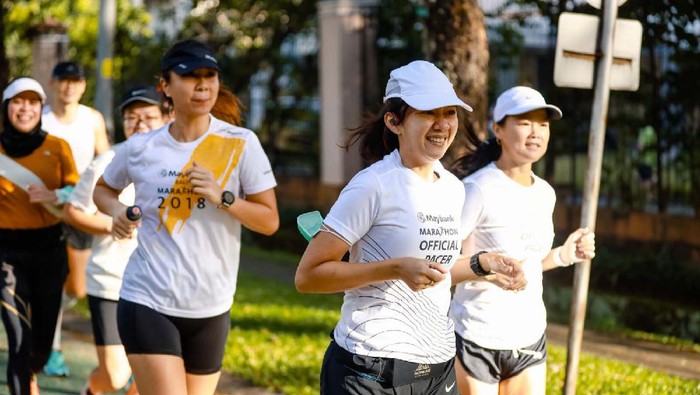 Menikmati akhir pekan, Minggu (12/12), komunitas pelari TrackTeam ikut berpartisipasi dalam run challenge dari Maybank Marathon Anywhere 2021.