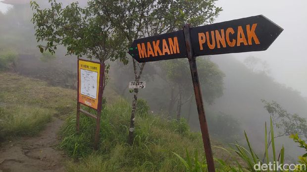 Sensasi Mendaki Gunung Andong