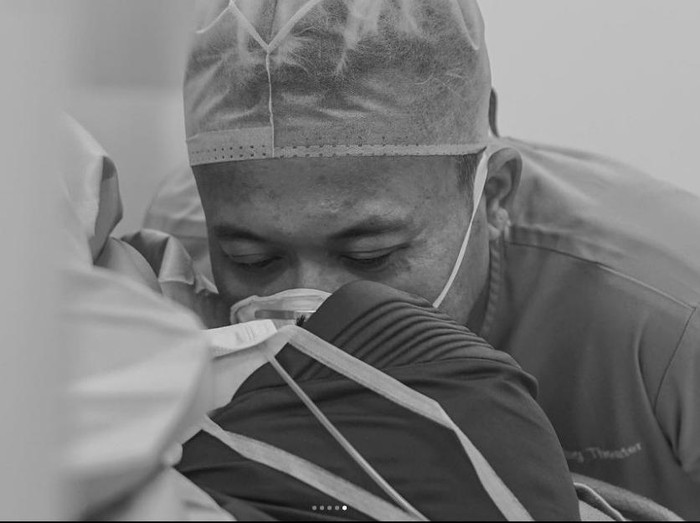 sule dan nathalie Wajah anak Nathalie Holscher dan Sule.