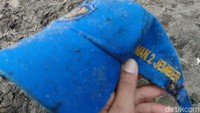 Bukti sampah di pantai selatan Bali berasal dari luar Bali.