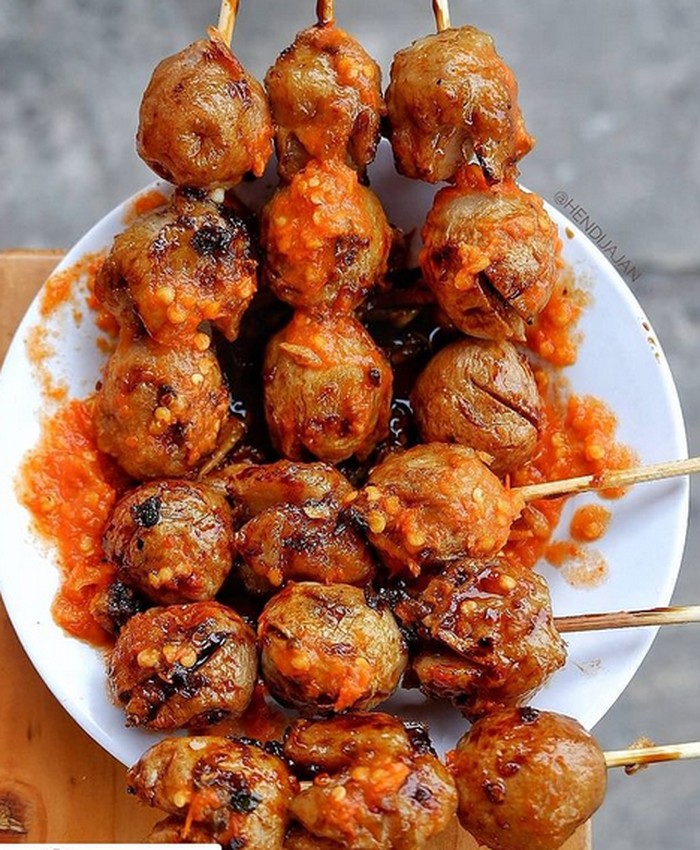 20 Bakso Bakar Pedas Manis Ada di Sini