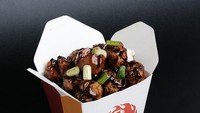 Mau bakso bakar kekinian? Coba ke kedai Bazokar. Ada bakso bakar rasa sambal geprek dan bakso bakar dengan keju mozzarella di sini. Foto : Instagram @bazokar_id