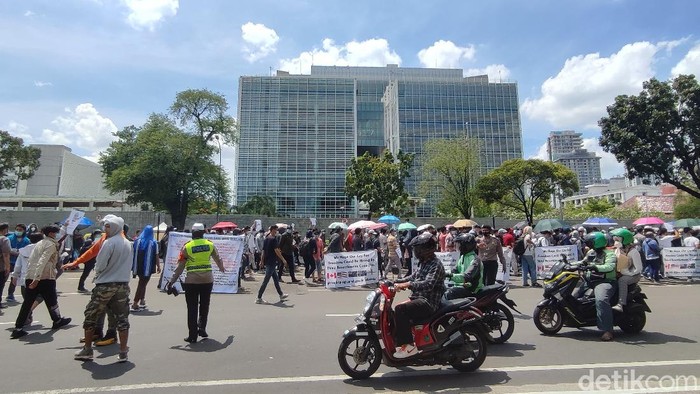 Aksi pengungsi Afghanistan di depan Kedubes AS Jakarta.