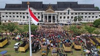 Massa berharap aturan itu masih bisa dikompromikan.