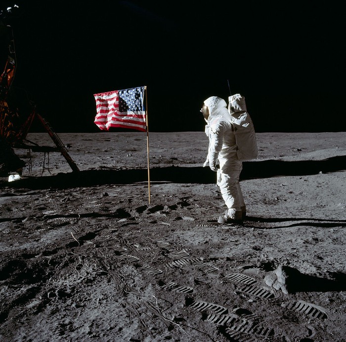 Astronaut Buzz Aldrin di Bulan, 1969.