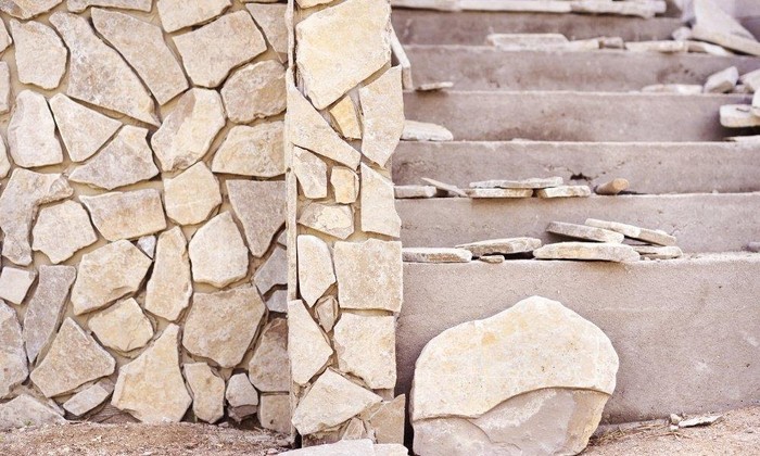 Batu alam untuk interior dan eksterior rumah