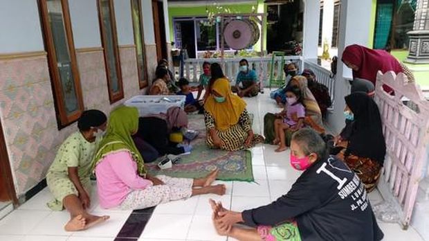 CT Arsa Foundation, Dompet Amal Transmedia, berbuatbaik.id Bantu Korban Semeru