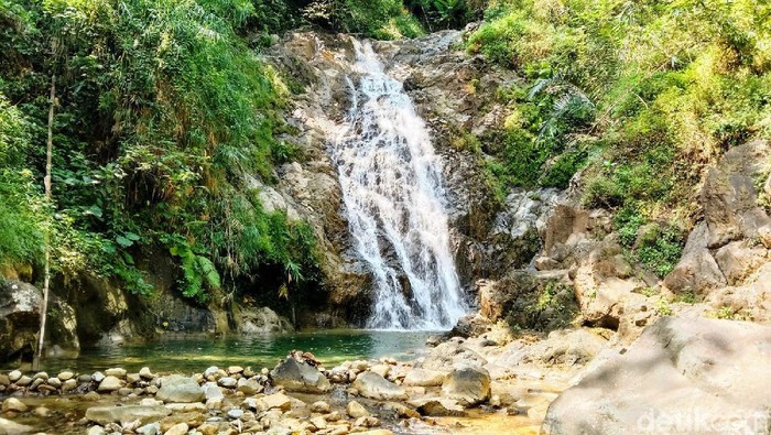 Curug Siklothok